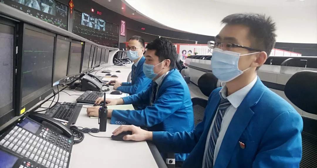 人民日?qǐng)?bào)：開學(xué)季，天津地鐵3號(hào)線暖心服務(wù)，保證師生無憂出行                                                                                                                                                                          